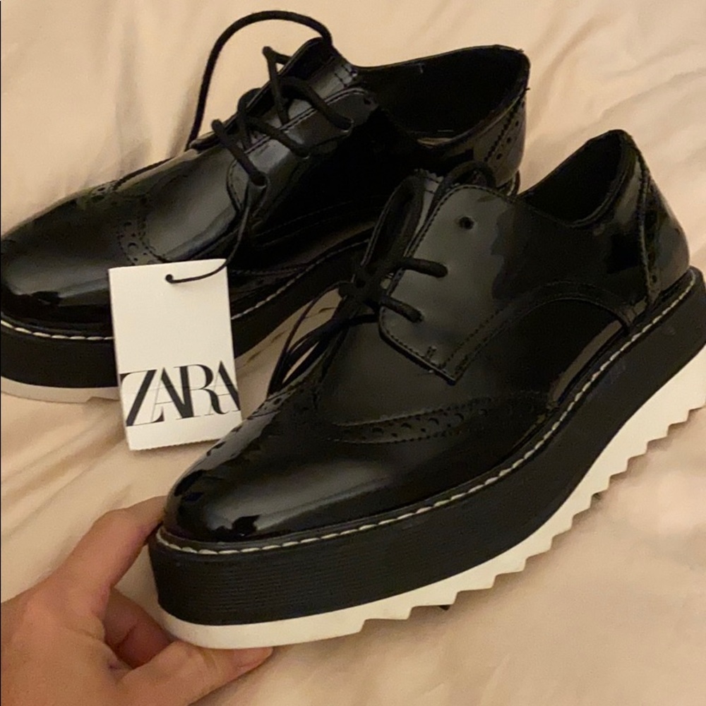 Brand NEW Zara black shoe